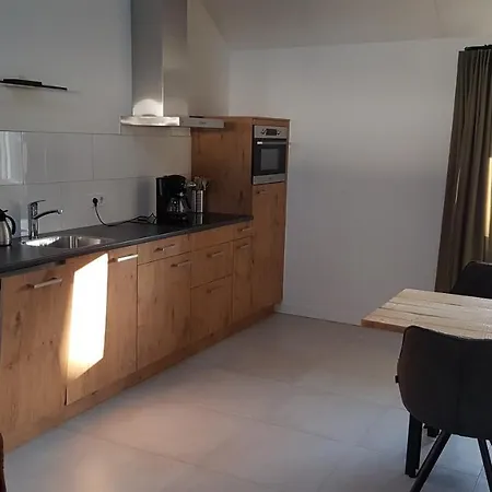 Hoeve Kroonen 아파트 쉰옵게울