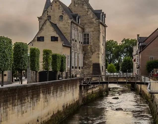 Hoeve Kroonen * سخين أوب خيو