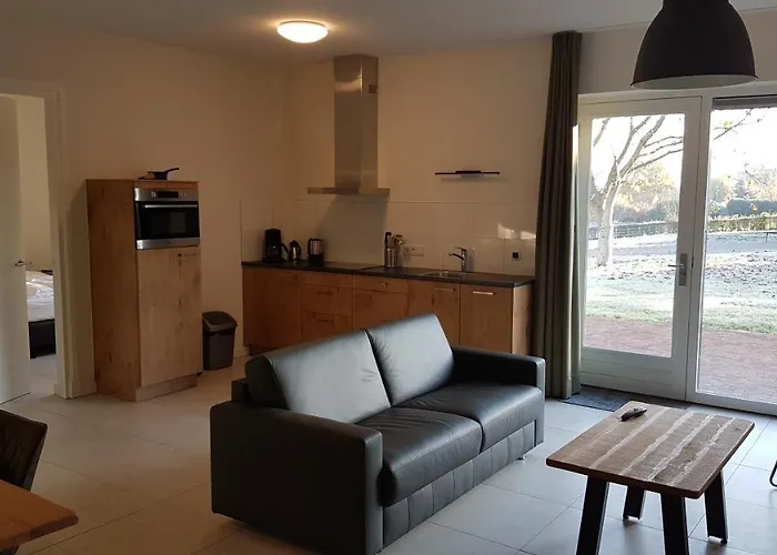 Hoeve Kroonen * سخين أوب خيو