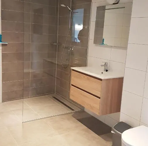 Hoeve Kroonen شقة